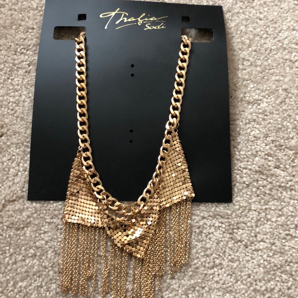 Necklace gold